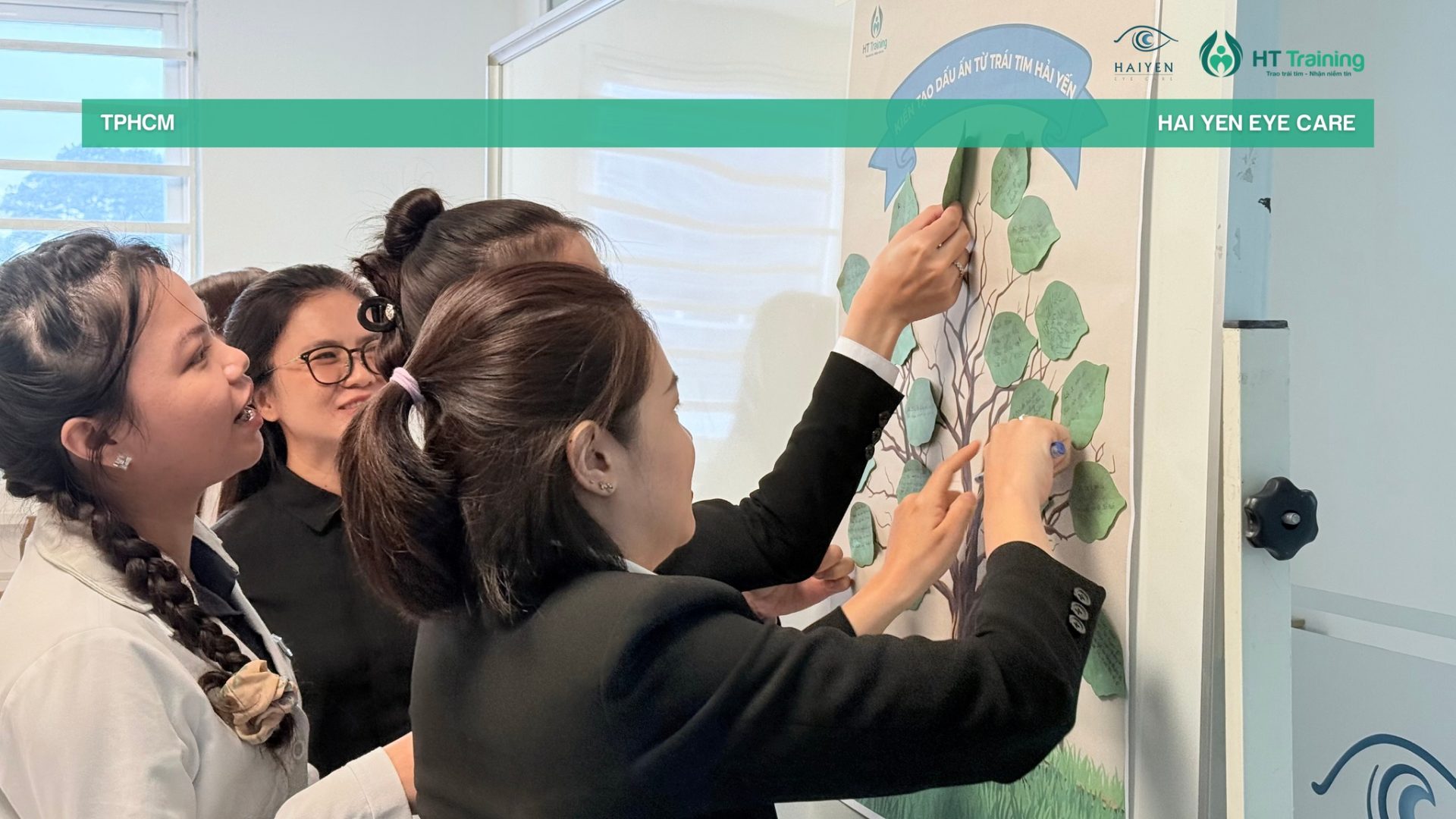 Buoi dao tao HT Training x Hai Yen Eye Care