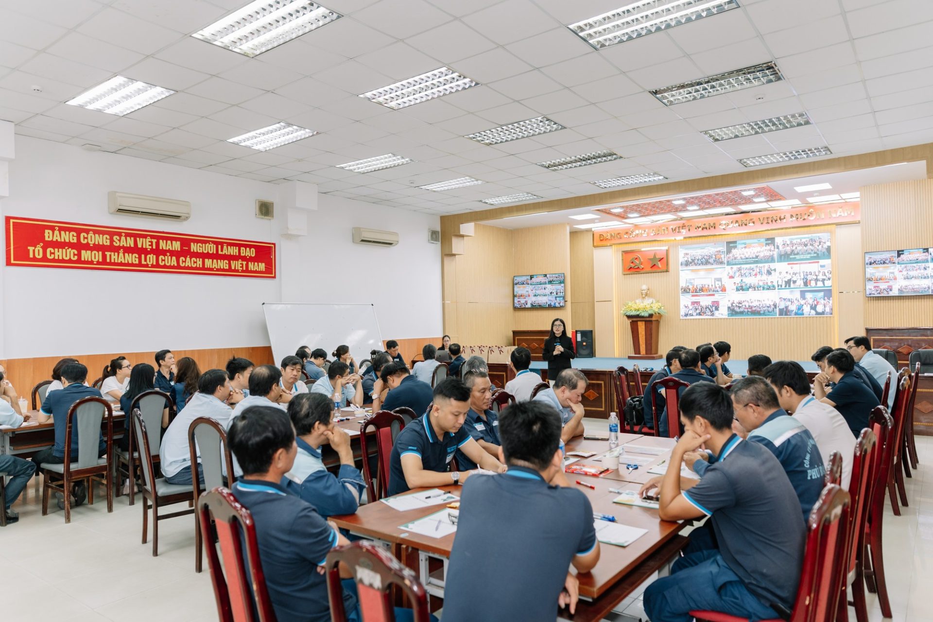 Toàn cảnh lớp học tại Phú Hòa Tân